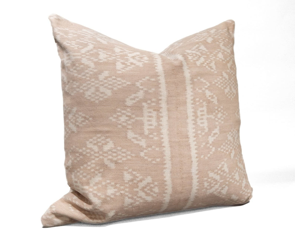 Rendi Pillow - Source by Studio Skara