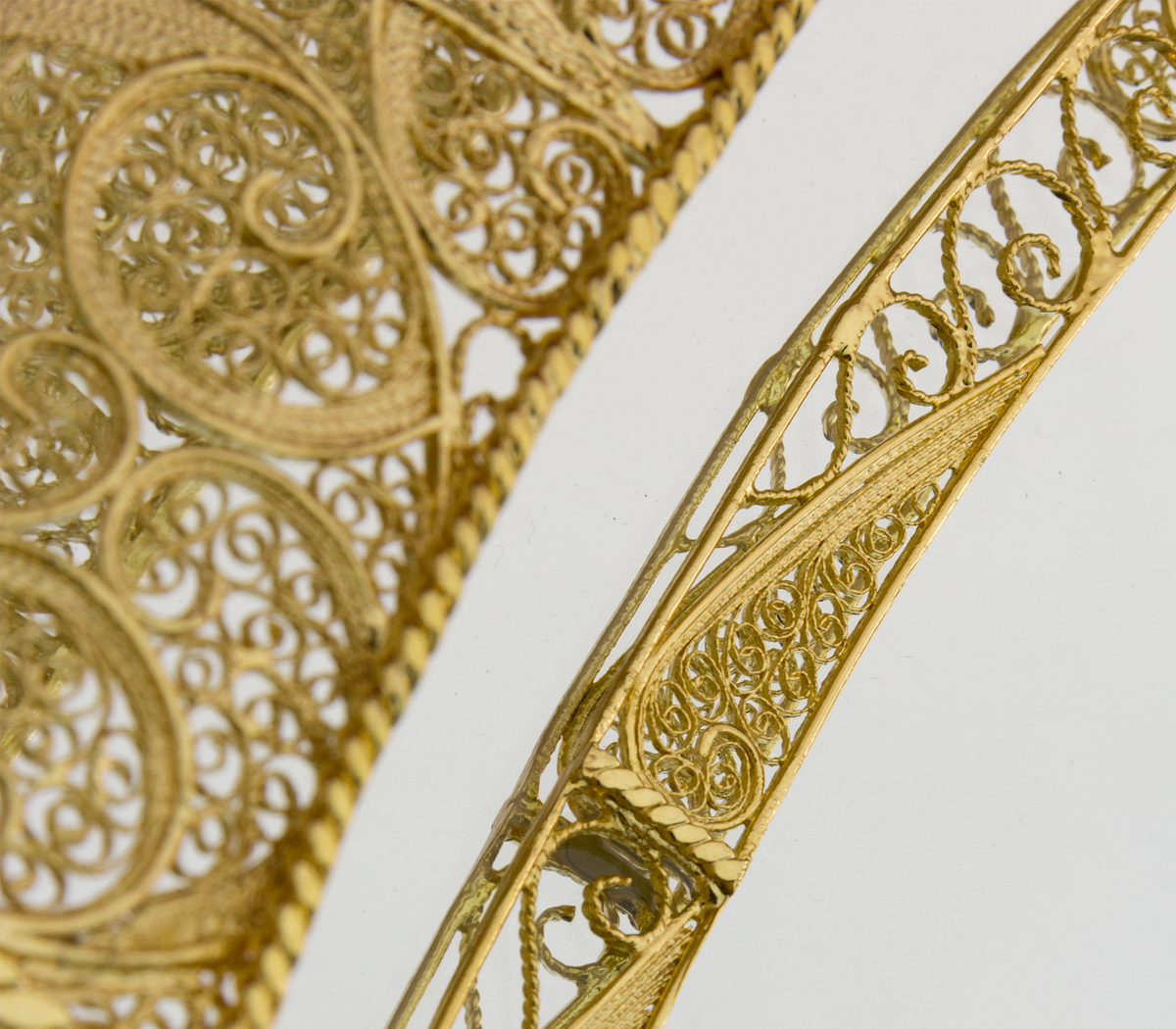 Ring Filigree Mirror by Boca do Lobo – view 3