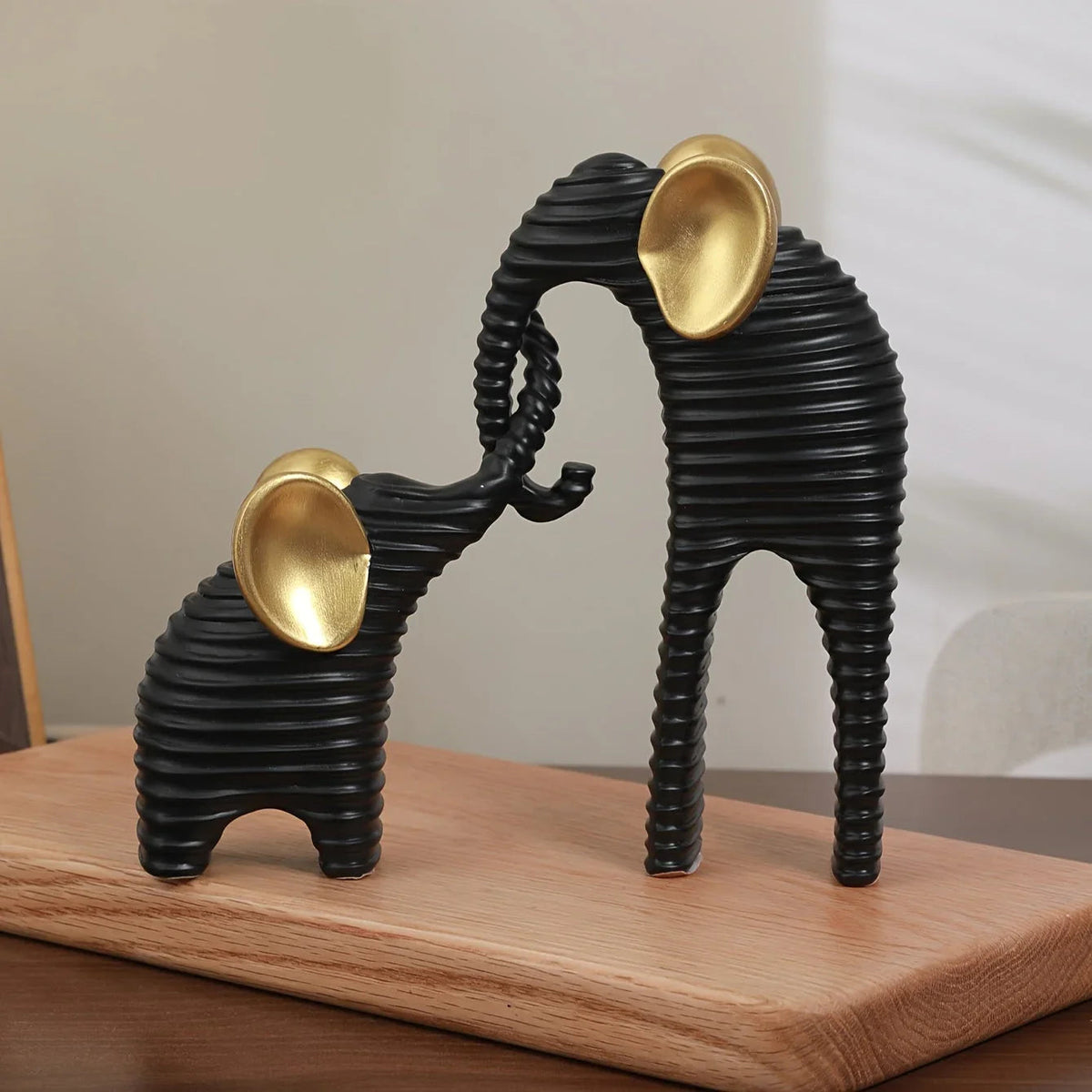 Two High-End Black And Golden/White And Golden Parent- Elephant Figurines for Home Decor, Suitable for Living Rooms, Entryways, Wine Cabinets, And TV Stands.