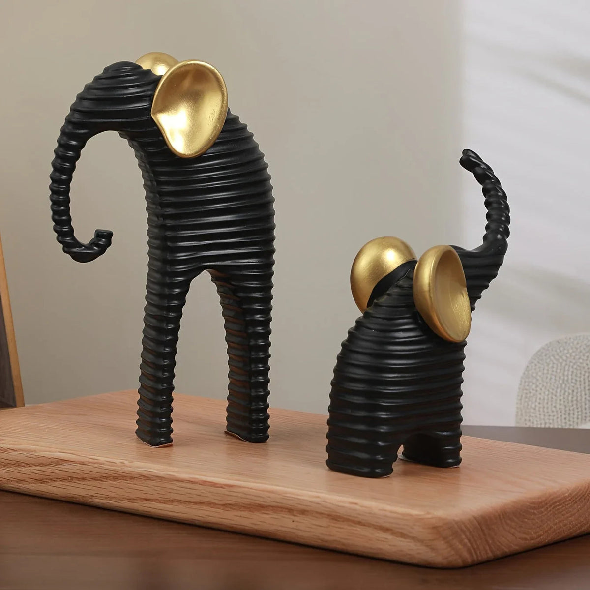 Two High-End Black And Golden/White And Golden Parent- Elephant Figurines for Home Decor, Suitable for Living Rooms, Entryways, Wine Cabinets, And TV Stands.
