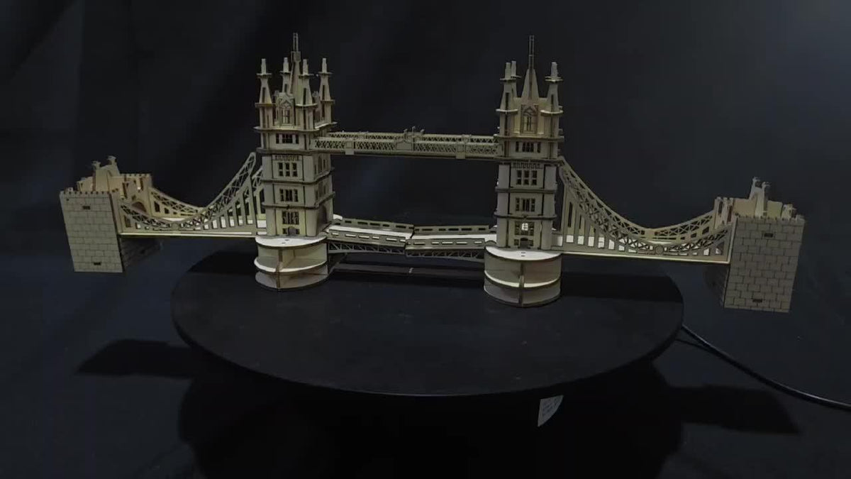 Wooden 3D London Bridge Puzzle Model with Interlocking Pieces